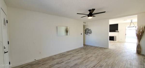 Chandler, AZ 85225,447 W CAROLINE Lane