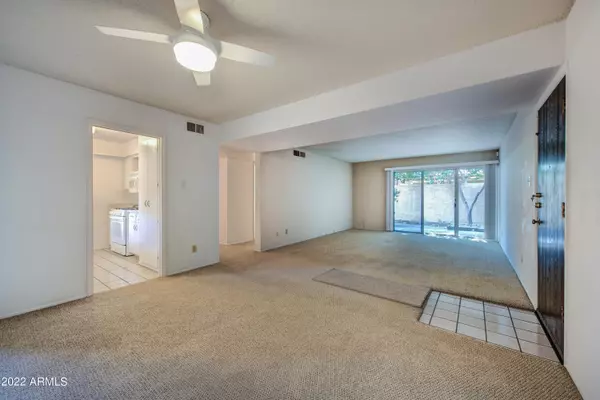 Phoenix, AZ 85016,2233 E HIGHLAND Avenue #136