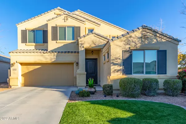 4716 E RHYOLITE Drive, San Tan Valley, AZ 85143