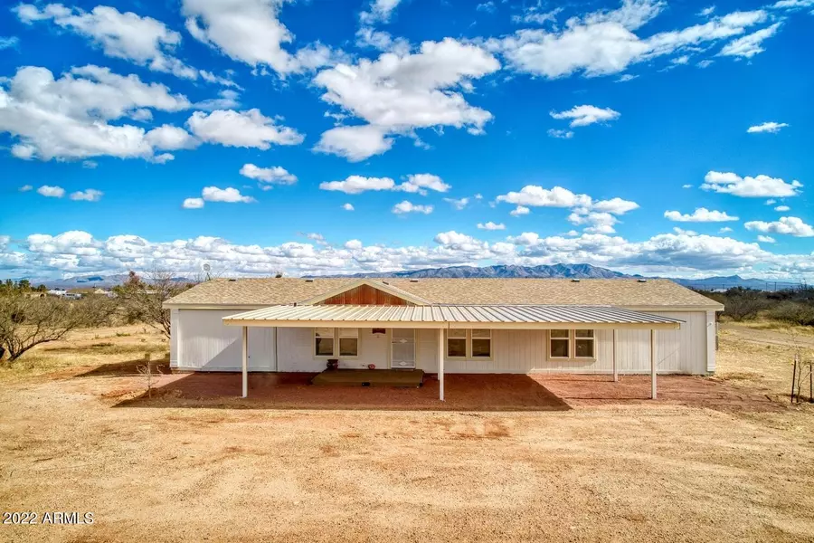 6325 S Moson Road, Hereford, AZ 85615