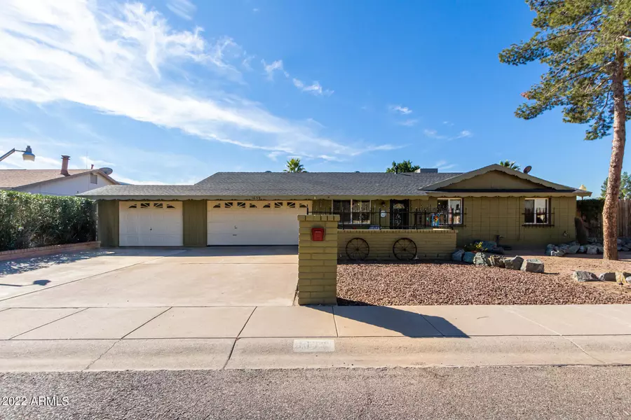 1639 W CALAVAR Road, Phoenix, AZ 85023