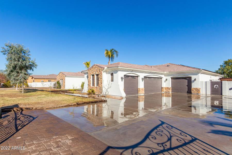 6905 S 219TH Drive, Buckeye, AZ 85326