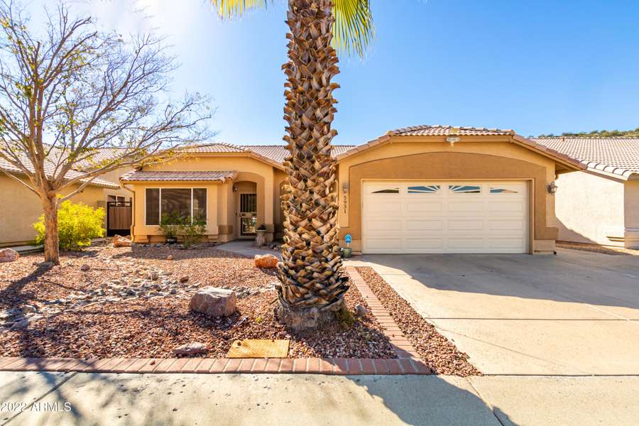 5931 W CIELO GRANDE Avenue, Glendale, AZ 85310