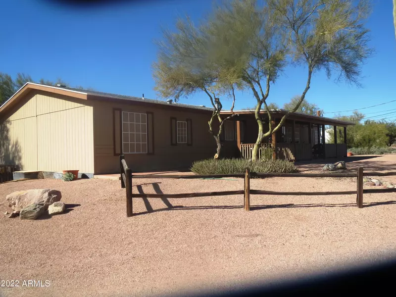 960 S Wickiup Road, Apache Junction, AZ 85119