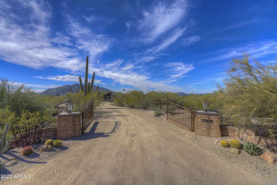 37626 N MULE TRAIN Road, Carefree, AZ 85377