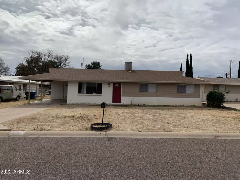 34 W FREIHAGE Drive, Sierra Vista, AZ 85635