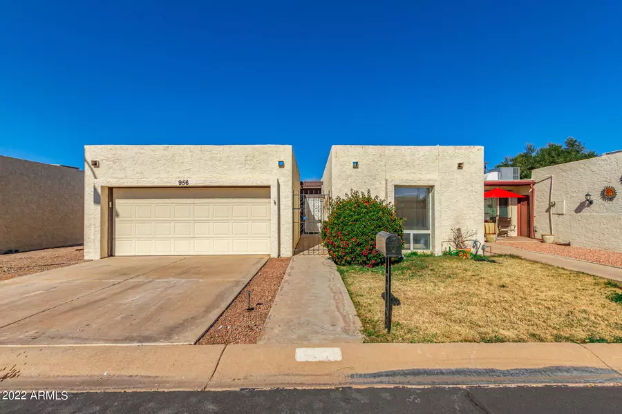 956 W TULSA Street, Chandler, AZ 85225