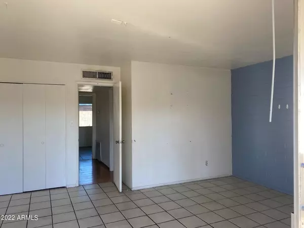 Phoenix, AZ 85029,3828 W BECKER Lane