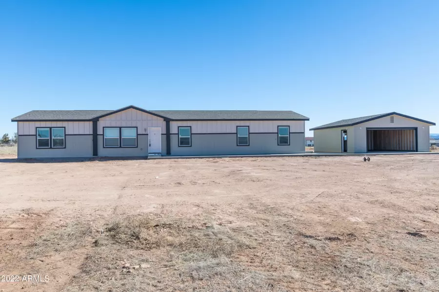 25187 N MITCHELL Lane, Paulden, AZ 86334