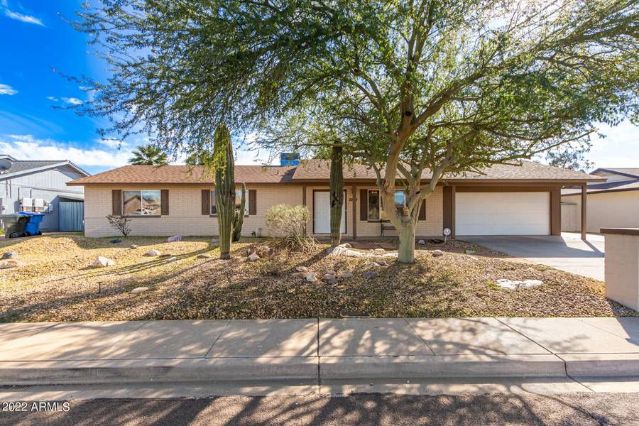 2209 W UTOPIA Road, Phoenix, AZ 85027