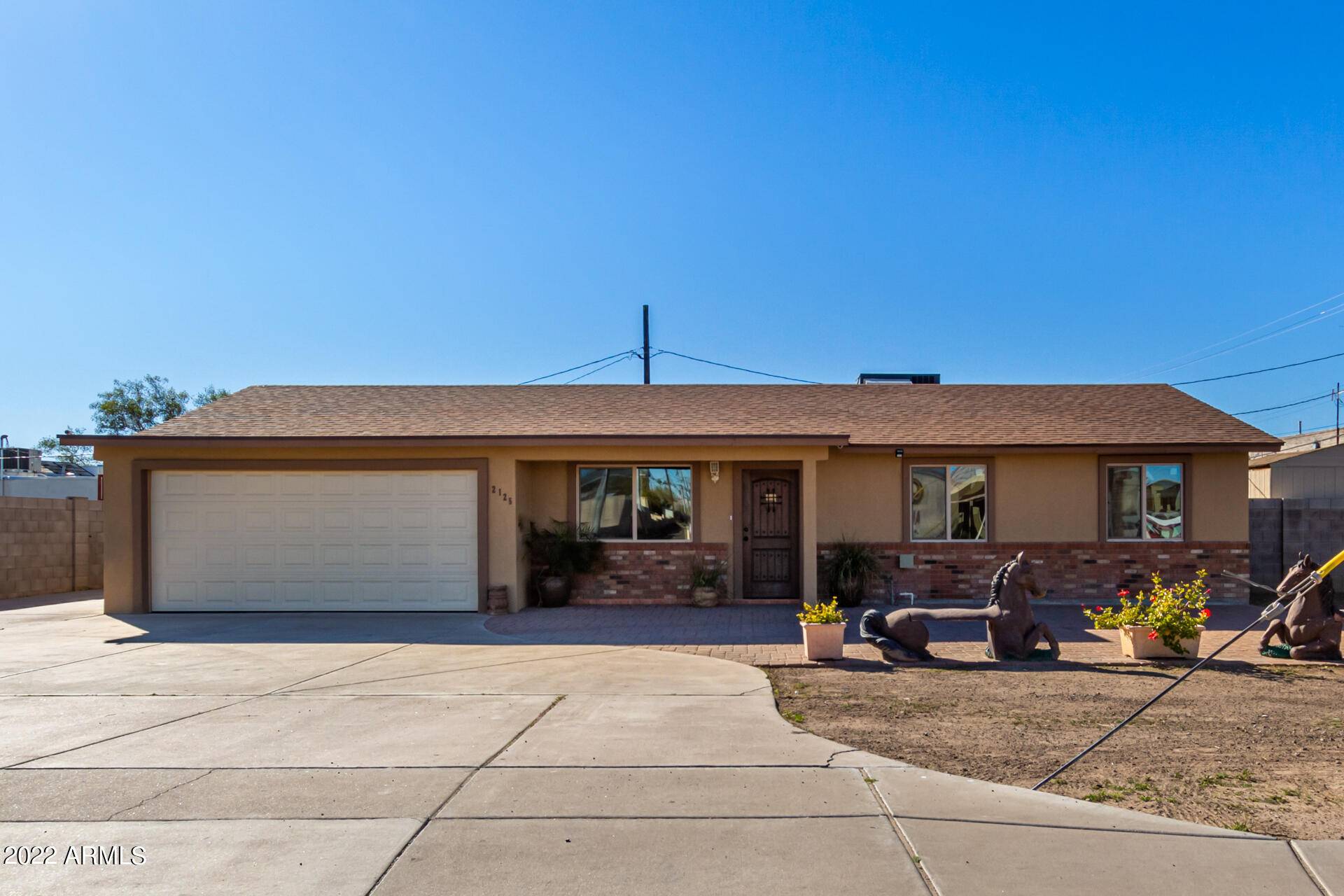 2125 E SWEETWATER Avenue, Phoenix, AZ 85022