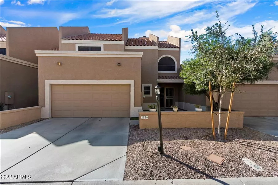 2056 N SUNSET Drive, Chandler, AZ 85225