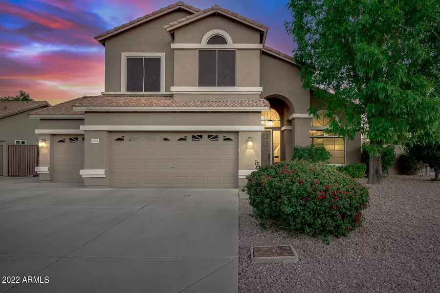 205 N STARBOARD Drive, Gilbert, AZ 85234