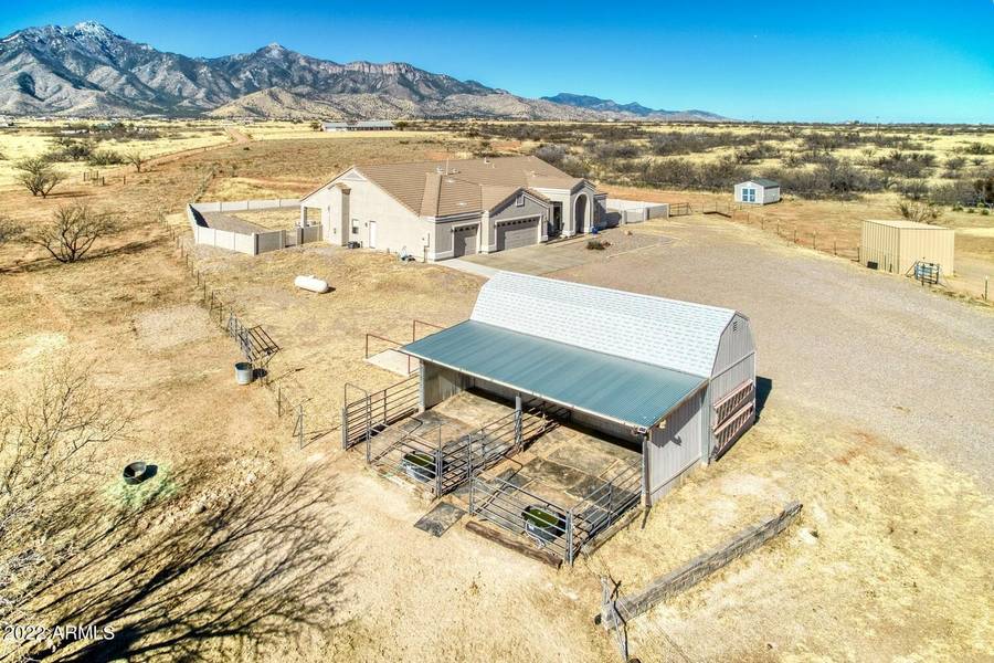 7301 E SILVER CREEK Road, Hereford, AZ 85615