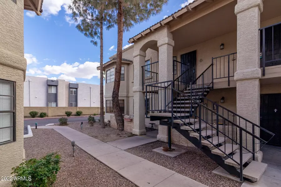 925 S LONGMORE -- #220, Mesa, AZ 85202