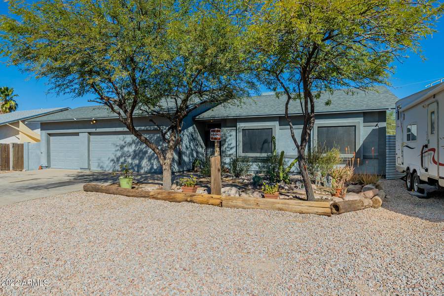 520 W 18TH Avenue, Apache Junction, AZ 85120