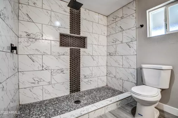 13214 N 42ND Street, Phoenix, AZ 85032