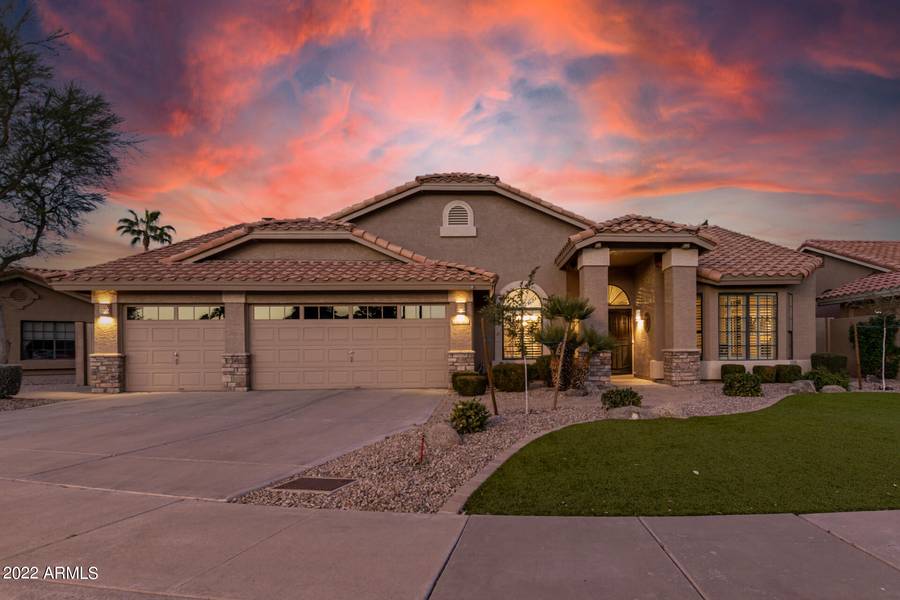 1037 S SCALLOP Drive, Gilbert, AZ 85233