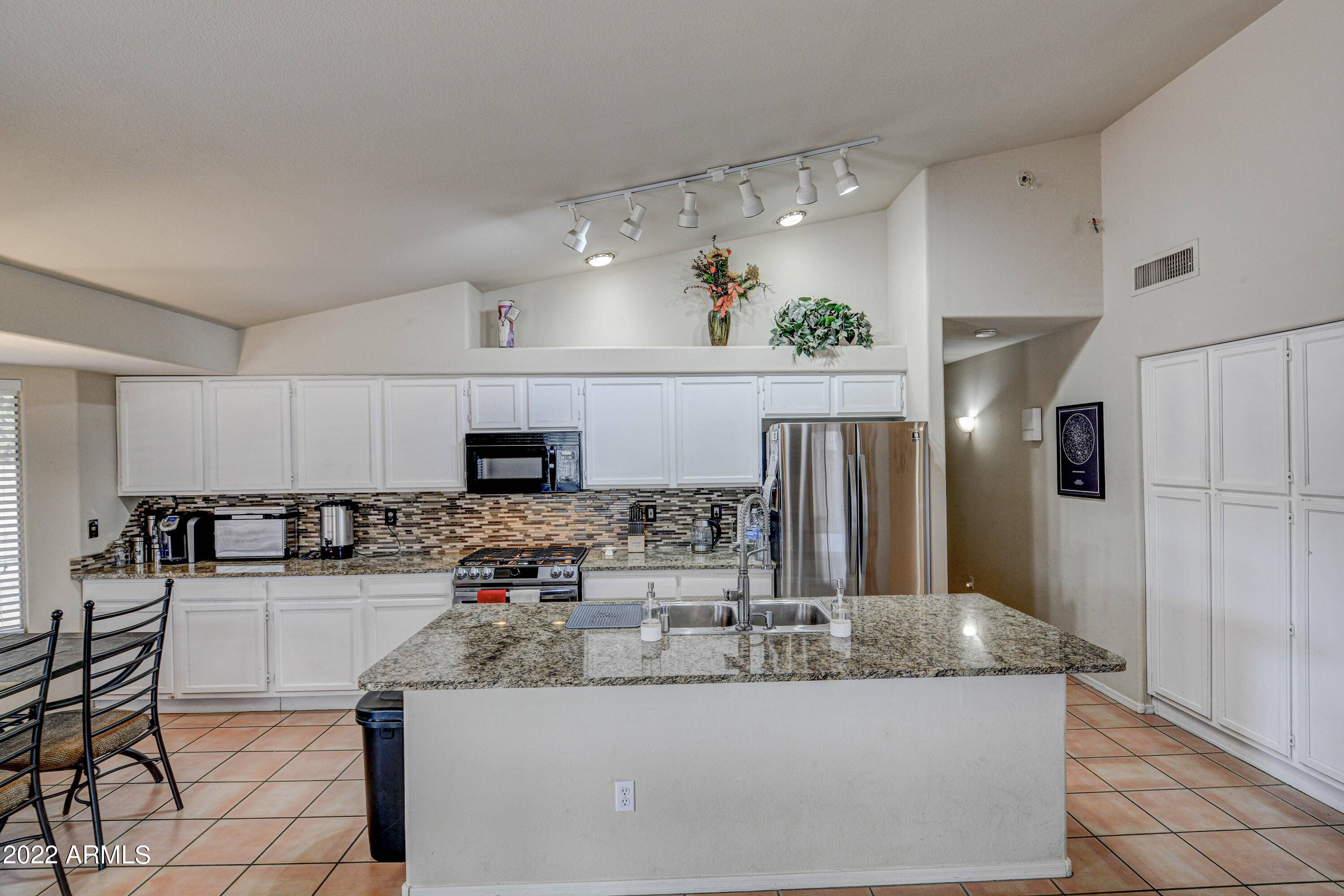 Phoenix, AZ 85032,17052 N 43RD Place
