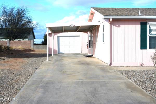 Benson, AZ 85602,672 W COACHLINE Lane