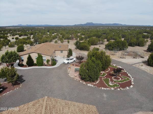 Seligman, AZ 86337,36050 W PEACEFUL VIEW Trail