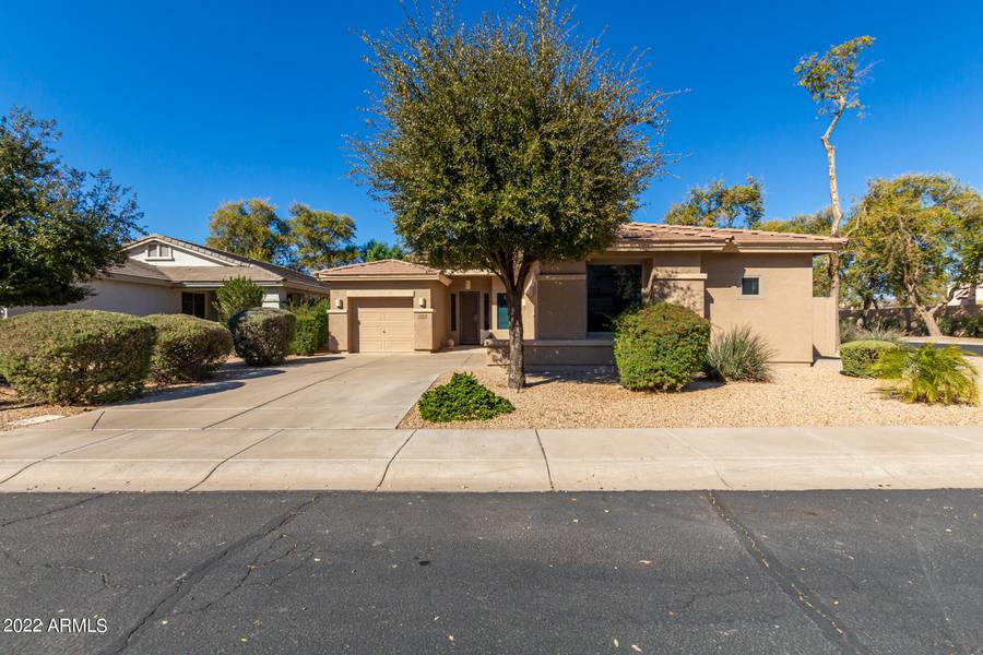 884 E SAGITTARIUS Place, Chandler, AZ 85249