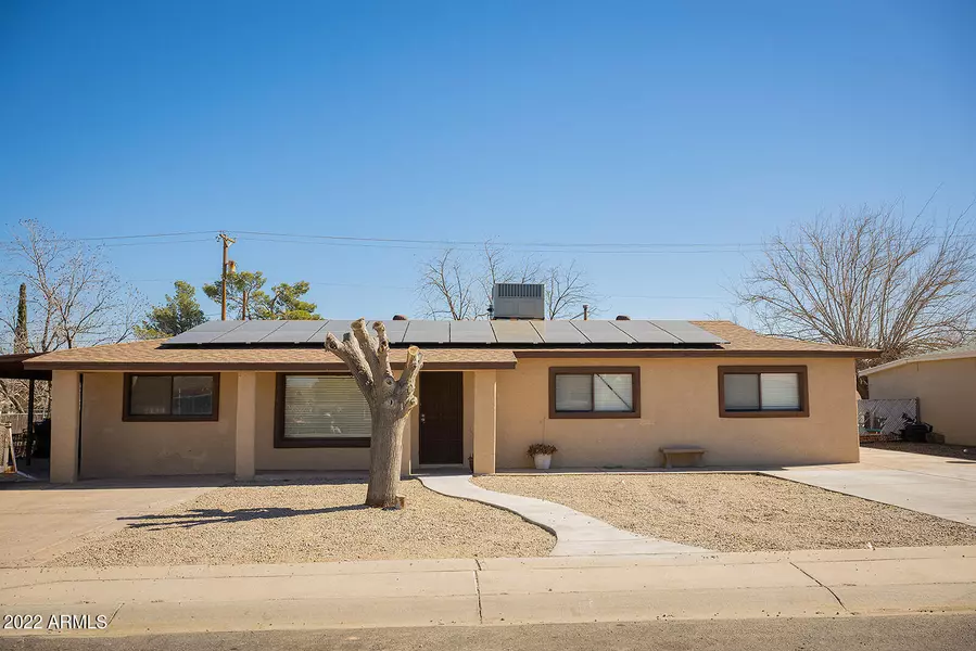 2103 S 10th Avenue, Safford, AZ 85546