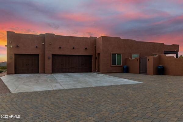 5772 E BELL Street, Apache Junction, AZ 85119