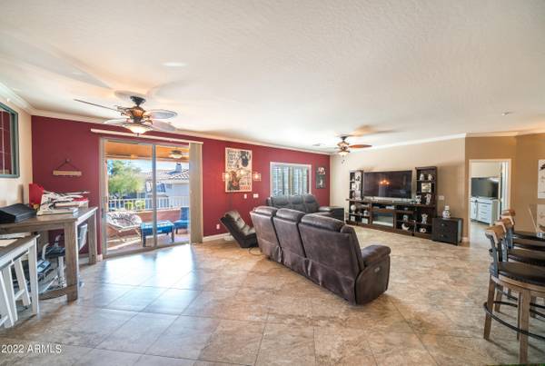 Chandler, AZ 85225,955 E KNOX Road E #209