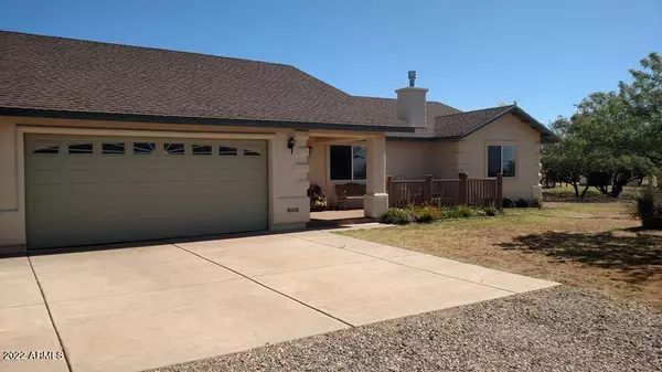 915 W MULE Lane,  Huachuca City,  AZ 85616