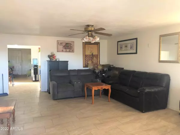 Tolleson, AZ 85353,9113 W Monroe Street