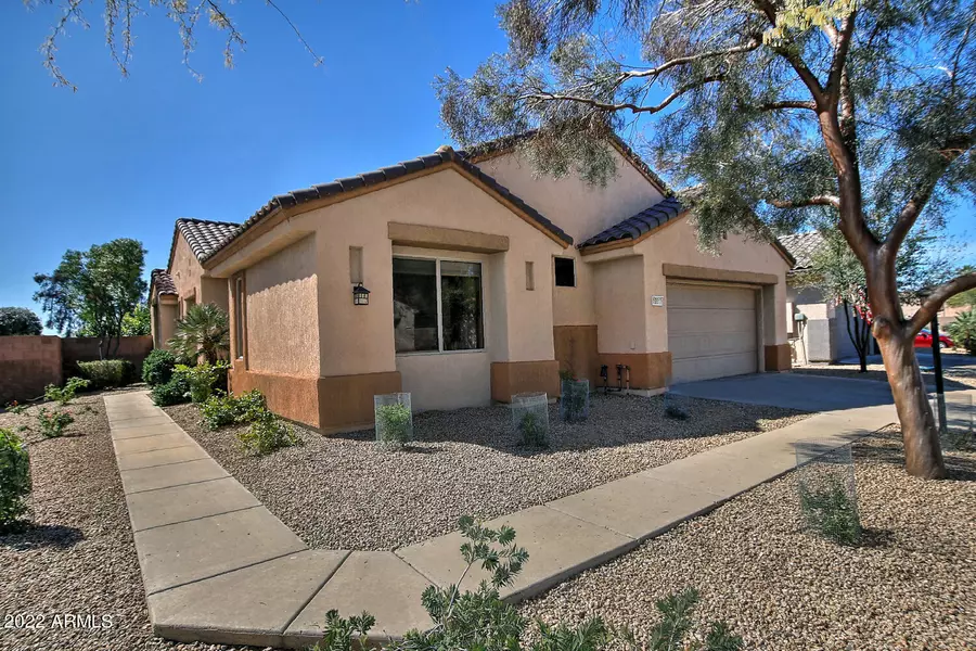 19517 N CARRIAGE Lane N, Surprise, AZ 85374