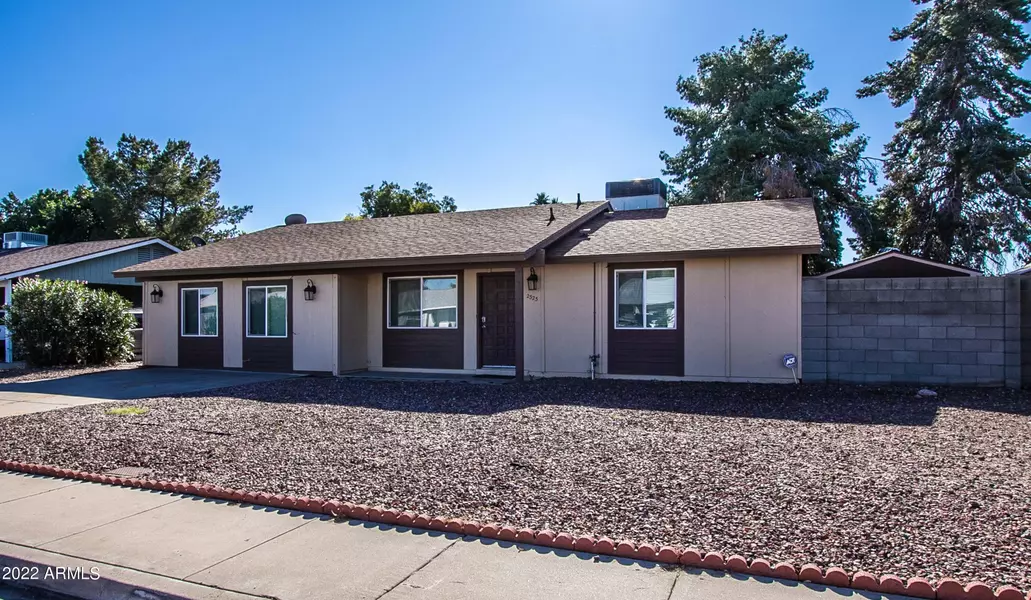 2323 W OSAGE Avenue, Mesa, AZ 85202
