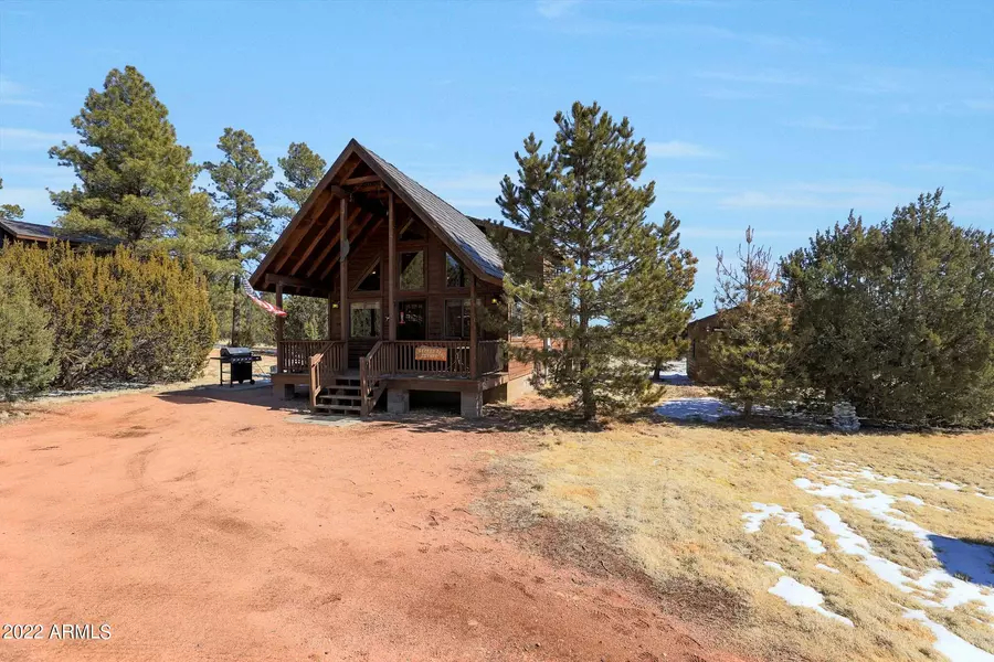 2741 ELK Trail, Overgaard, AZ 85933