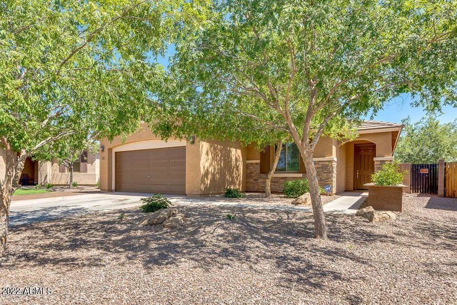 23 W BURKHALTER Drive, San Tan Valley, AZ 85143