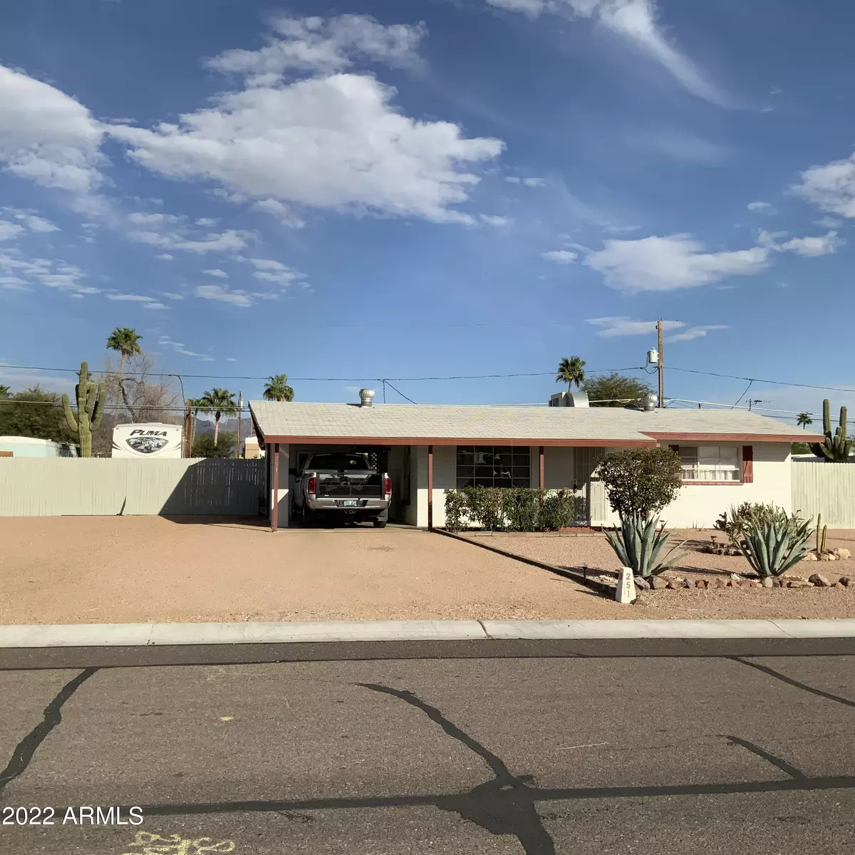 Apache Junction, AZ 85120,251 S saguaro Drive