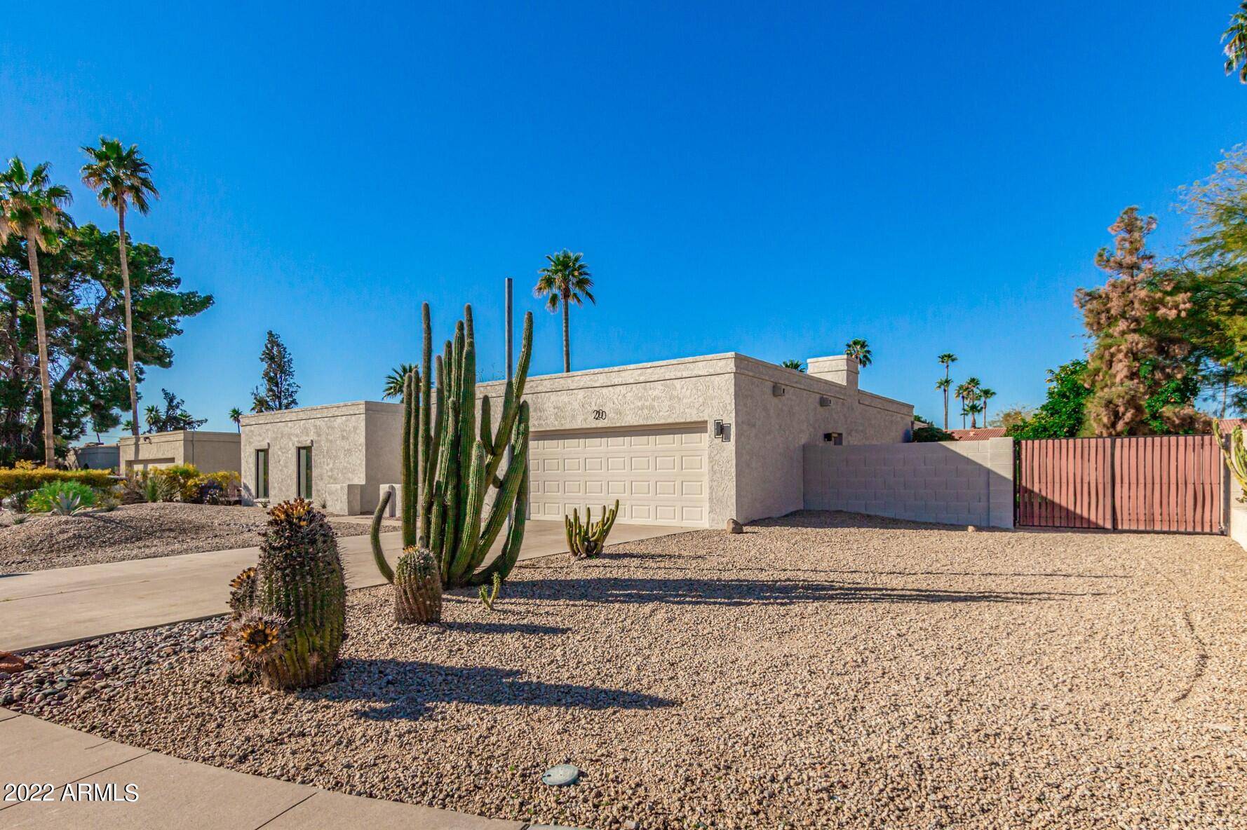 20 E SEMINOLE Drive, Phoenix, AZ 85022