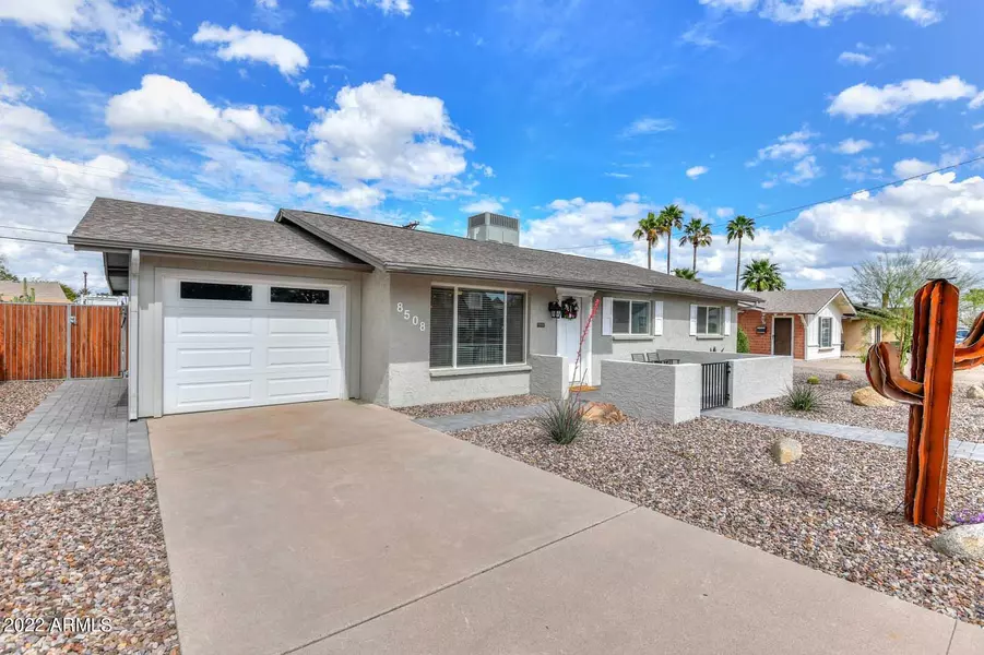 8508 E HIGHLAND Avenue, Scottsdale, AZ 85251