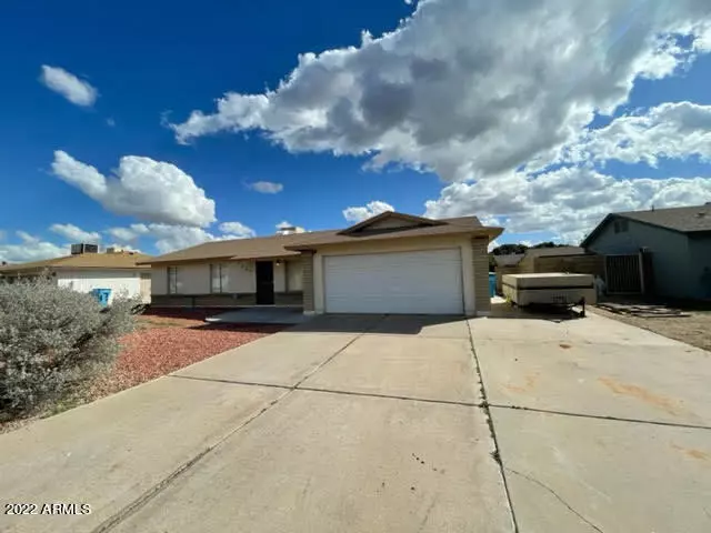 2227 W WICKIEUP Lane, Phoenix, AZ 85027