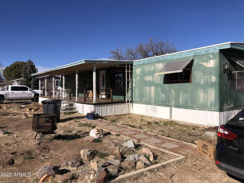 18303 S JOHN FRY Avenue, Peeples Valley, AZ 86332