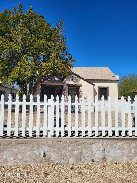 176 W APACHE Street, Wickenburg, AZ 85390