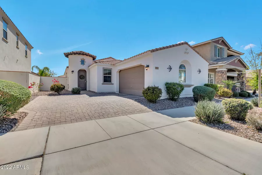 10717 E PIVITOL Avenue, Mesa, AZ 85212