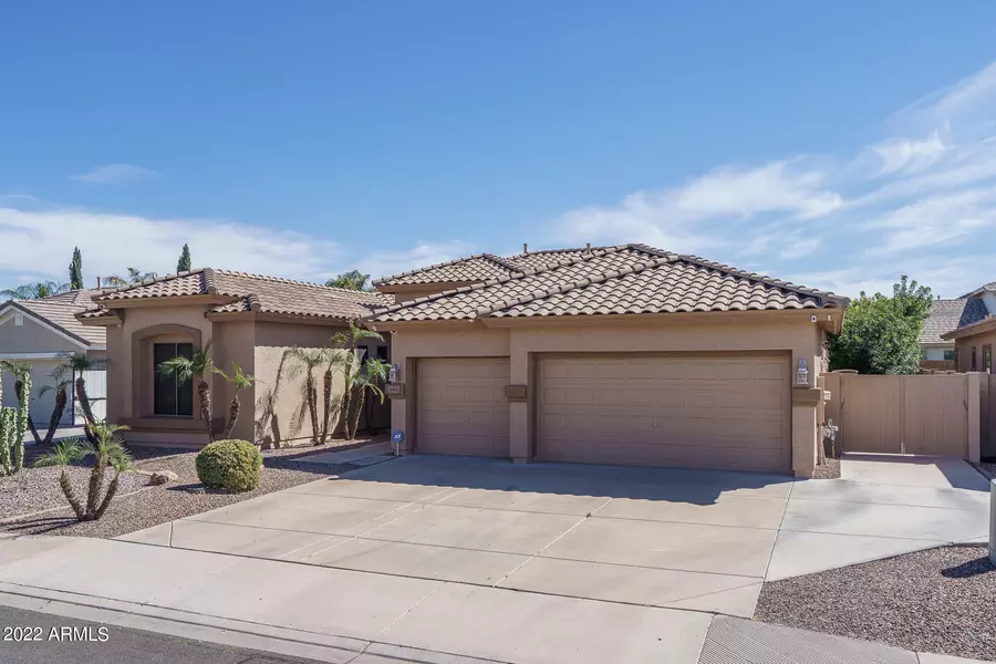 3465 E PARKVIEW Drive, Gilbert, AZ 85295