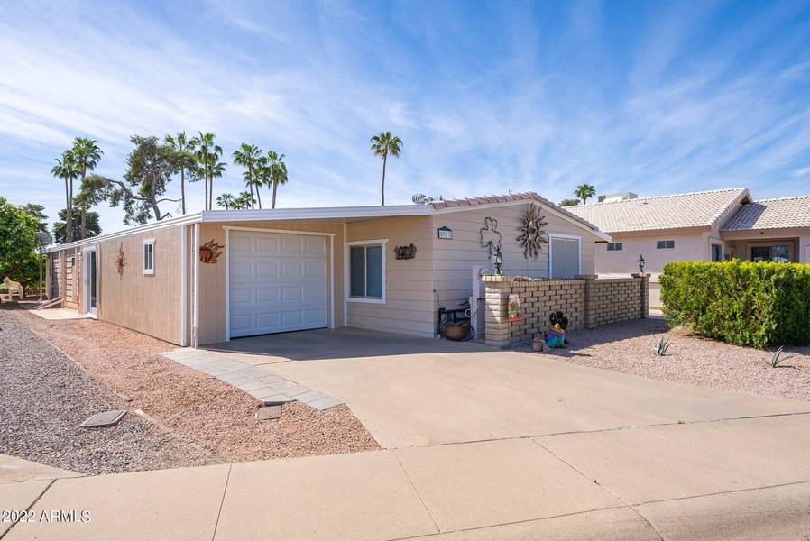 5713 E LAWNDALE Street, Mesa, AZ 85215