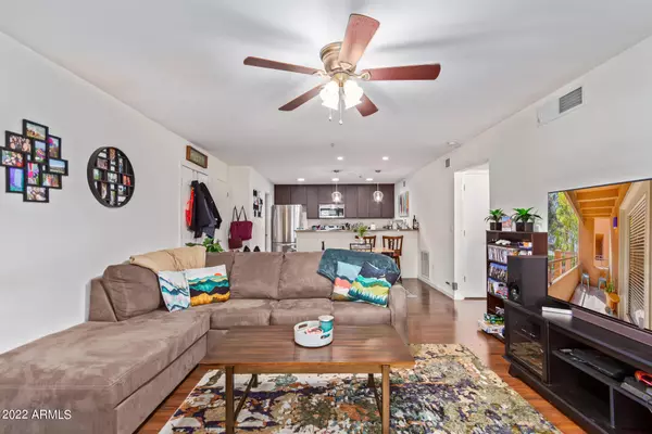 Phoenix, AZ 85032,4704 E PARADISE VILLAGE Parkway N #212