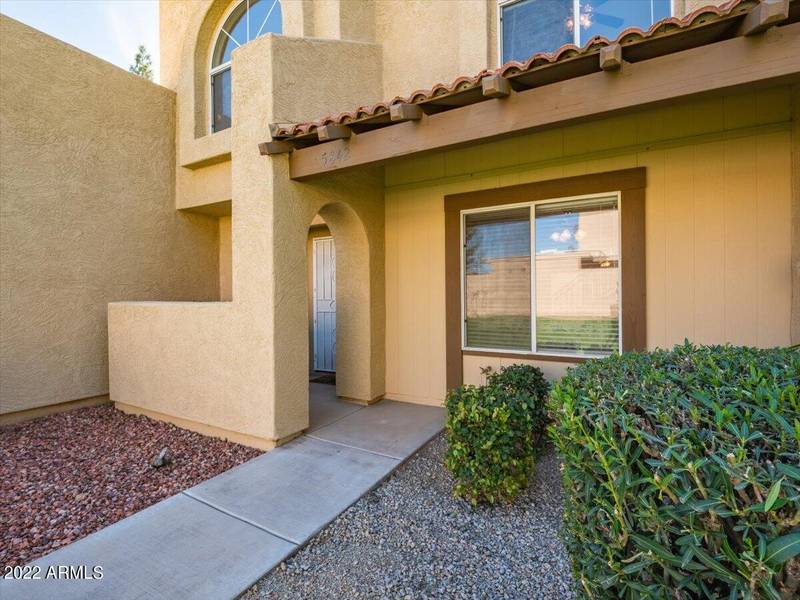 5842 W GELDING Drive #125, Glendale, AZ 85306