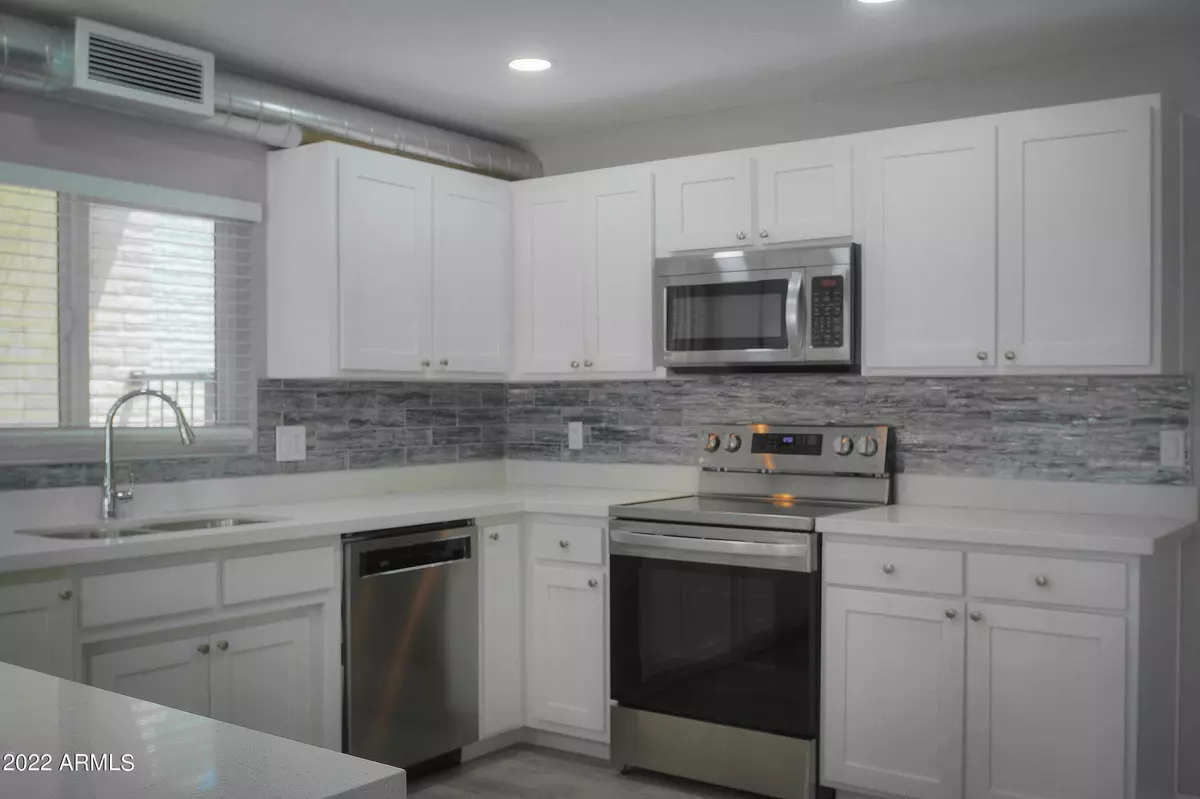 Phoenix, AZ 85012,4 E SAN MIGUEL Avenue