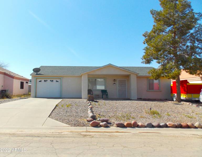 9507 W TROY Drive, Arizona City, AZ 85123