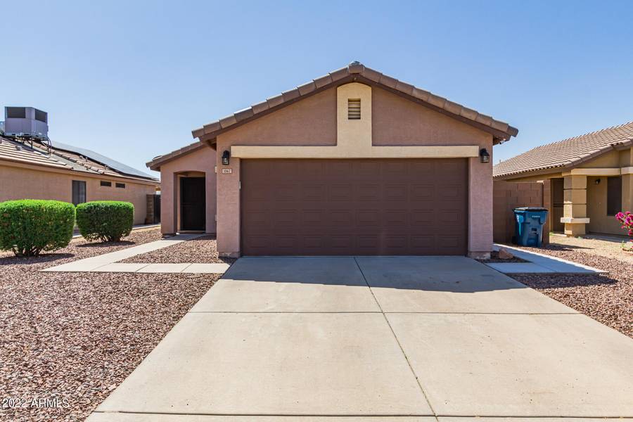 1067 E GREENLEE Avenue, Apache Junction, AZ 85119