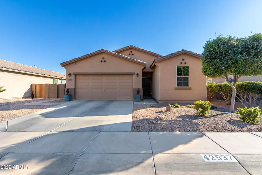 42537 W CENTENNIAL Court, Maricopa, AZ 85138